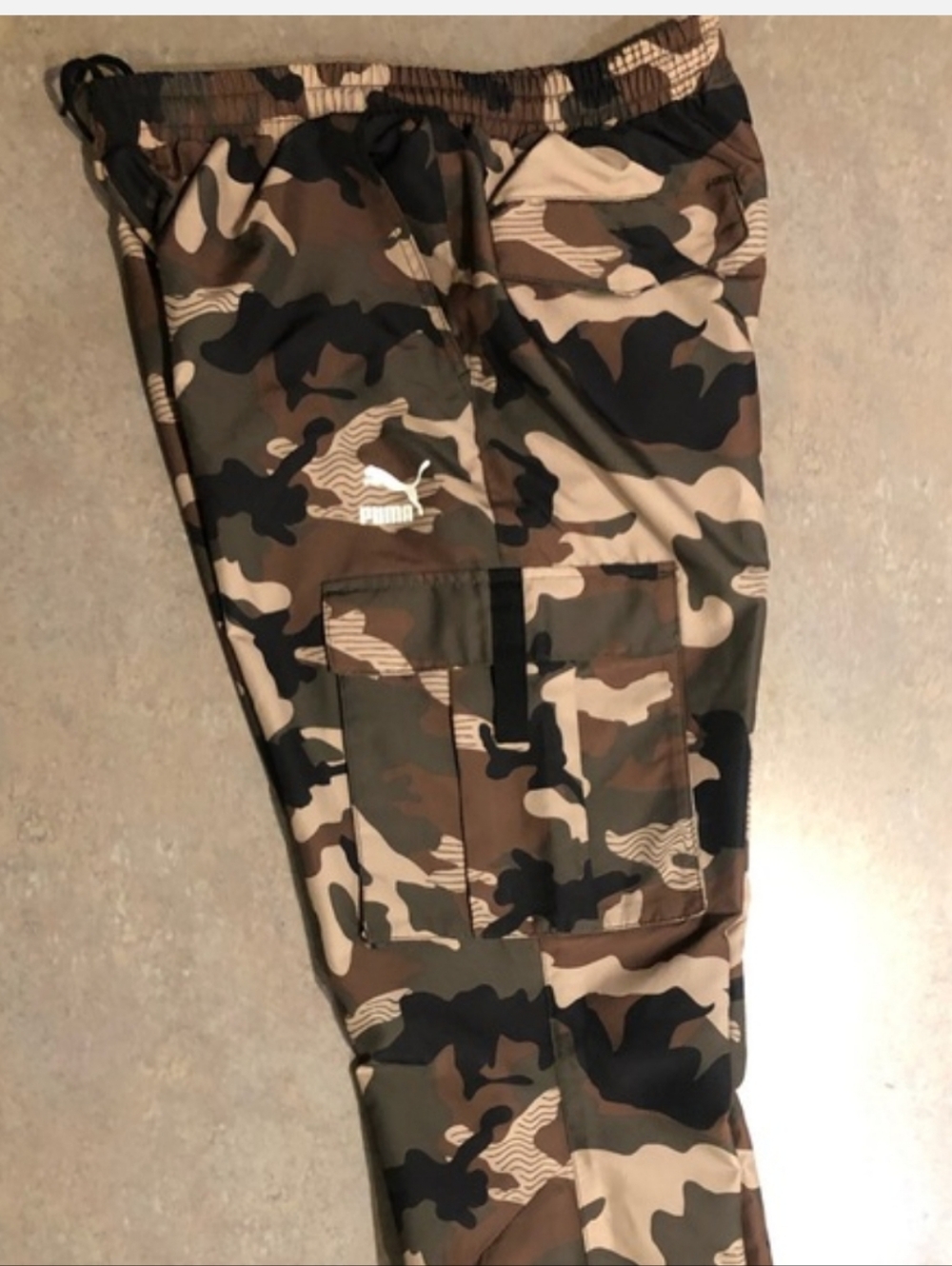 Puma Camouflage Cargo track Pants Camo Mens Medium - Picture 2 of 4